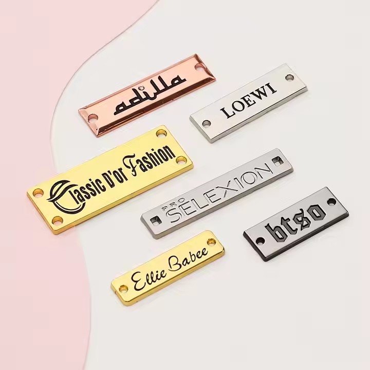 3D Small Letter Custom Metal Tags for Fashion Clothing Labels