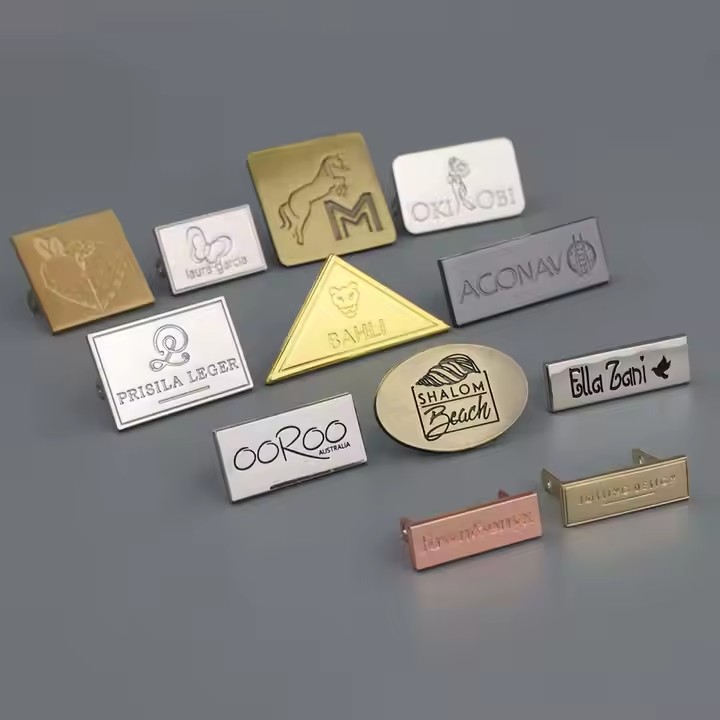 Fashion metal tags with custom letter engravings for clothing and bags